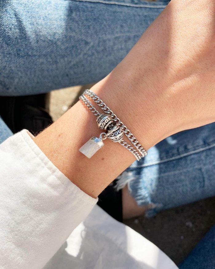 FB1C76D6-EBA1-4C86-A050-DC3D0AA91D11